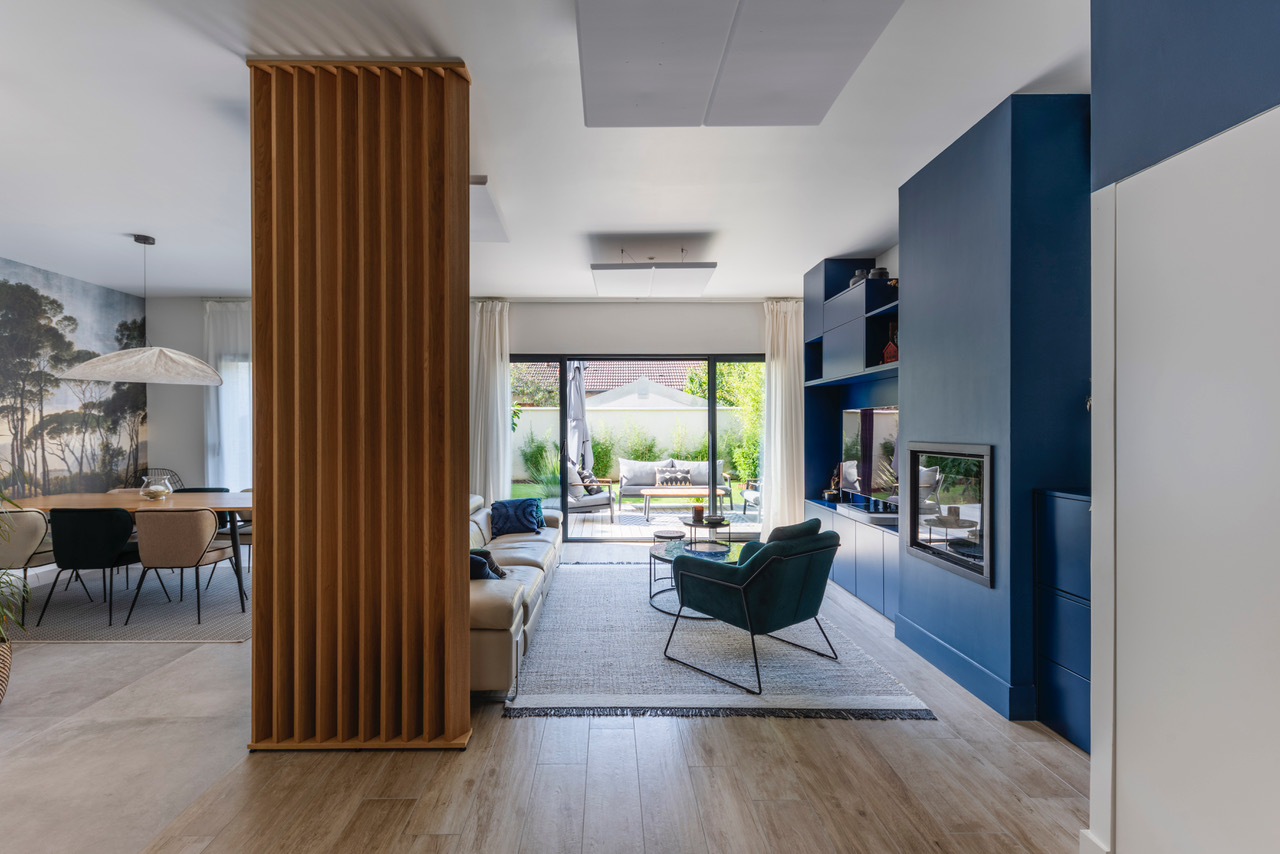 Salon sur mesure conçu par Vila Bahia pour un projet d’architecture intérieure à Bry-sur-Marne